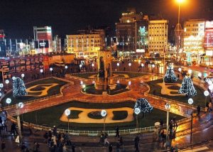 جاهای دیدنی استانبول در شب 7 میدان تکسیم استانبول
